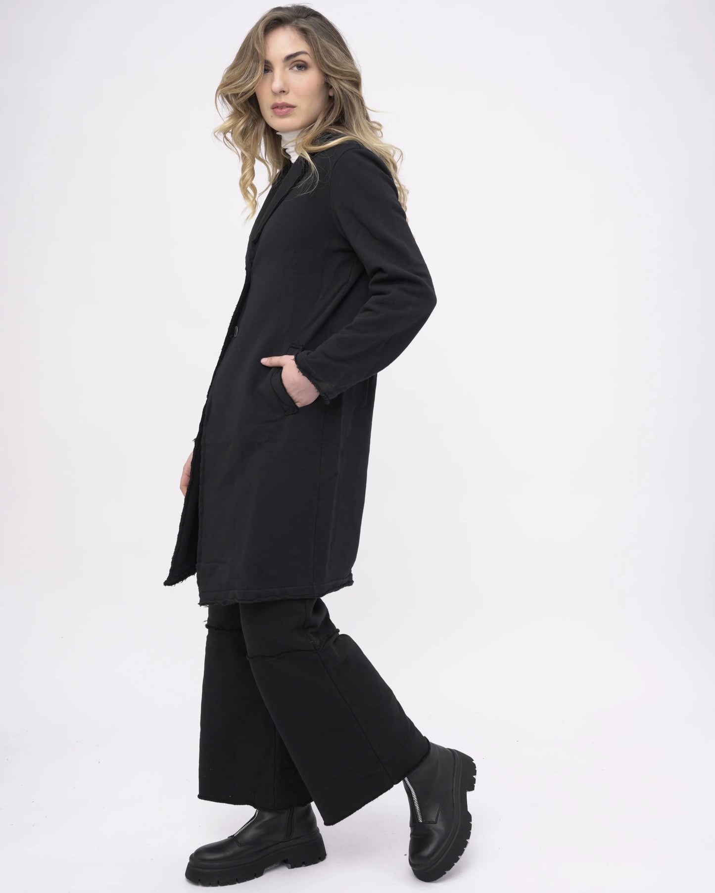 Amici by Baci - Single-Breasted Raw Seam Overcoat Black - 8101388BLKXS