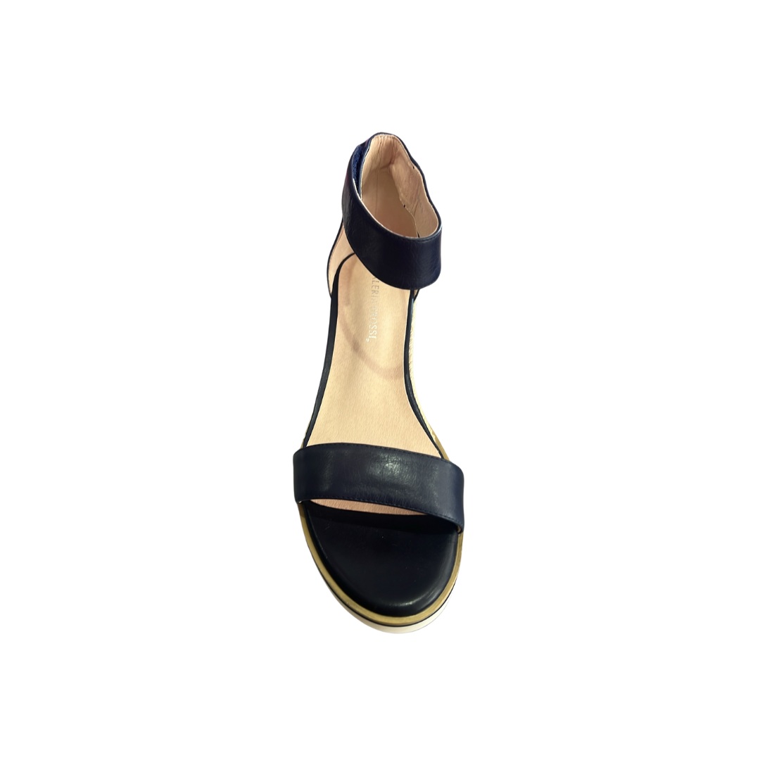 Valeria Grossi - Lazy Navy