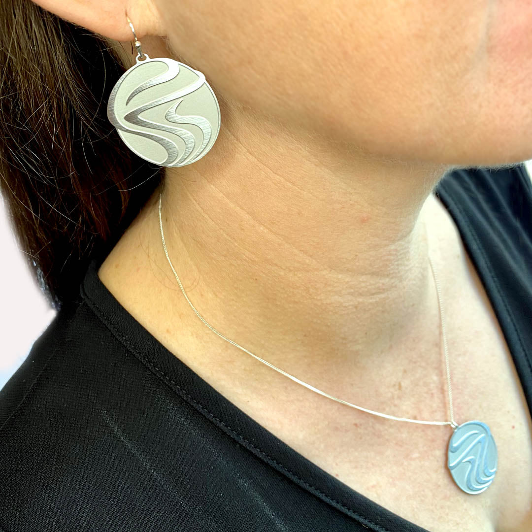 Go Do Good - Aurora pendant necklace