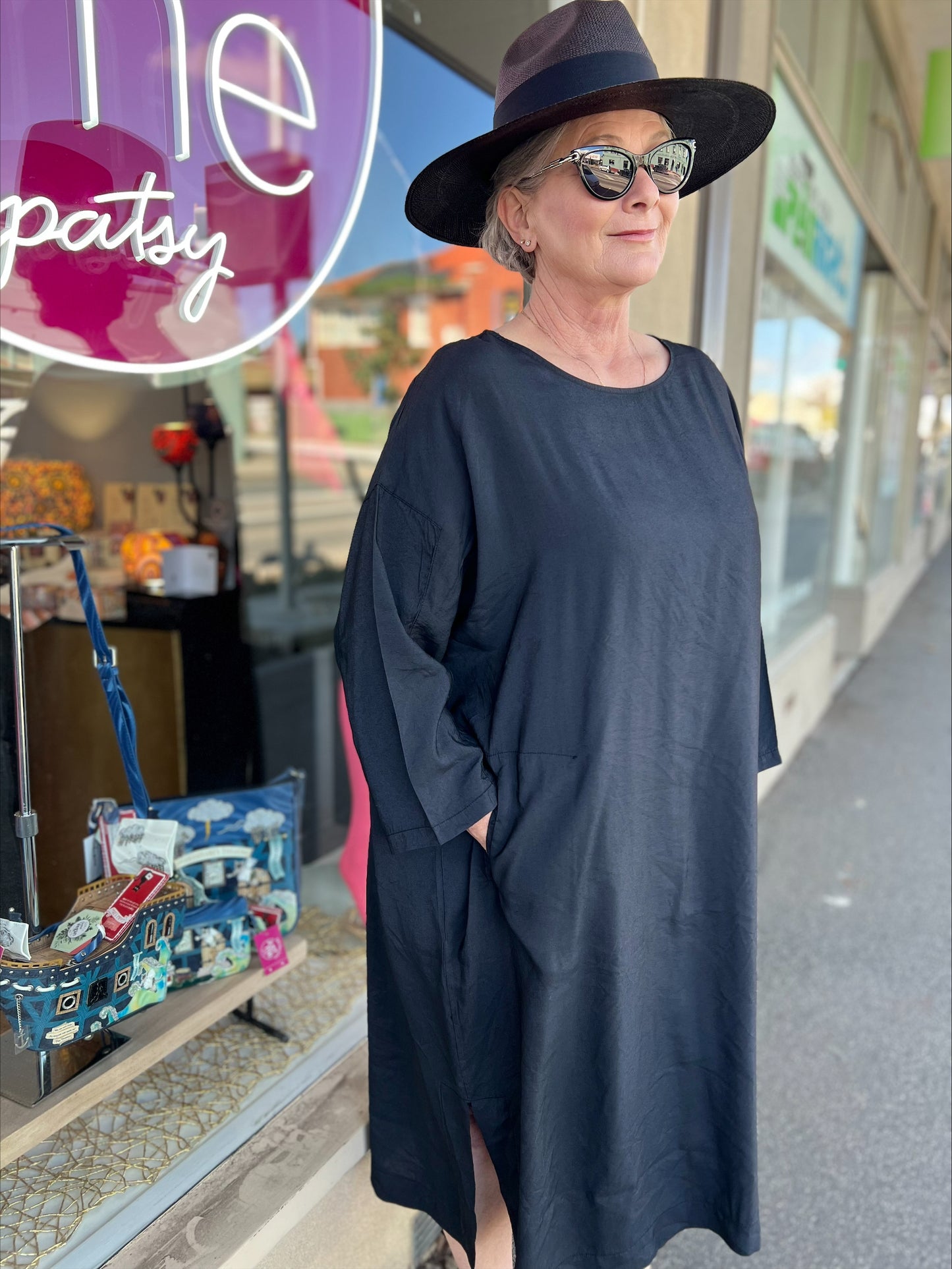 Baci Amici Italy - 3/4 Sleeve Boat Neck Dress Black | A01830