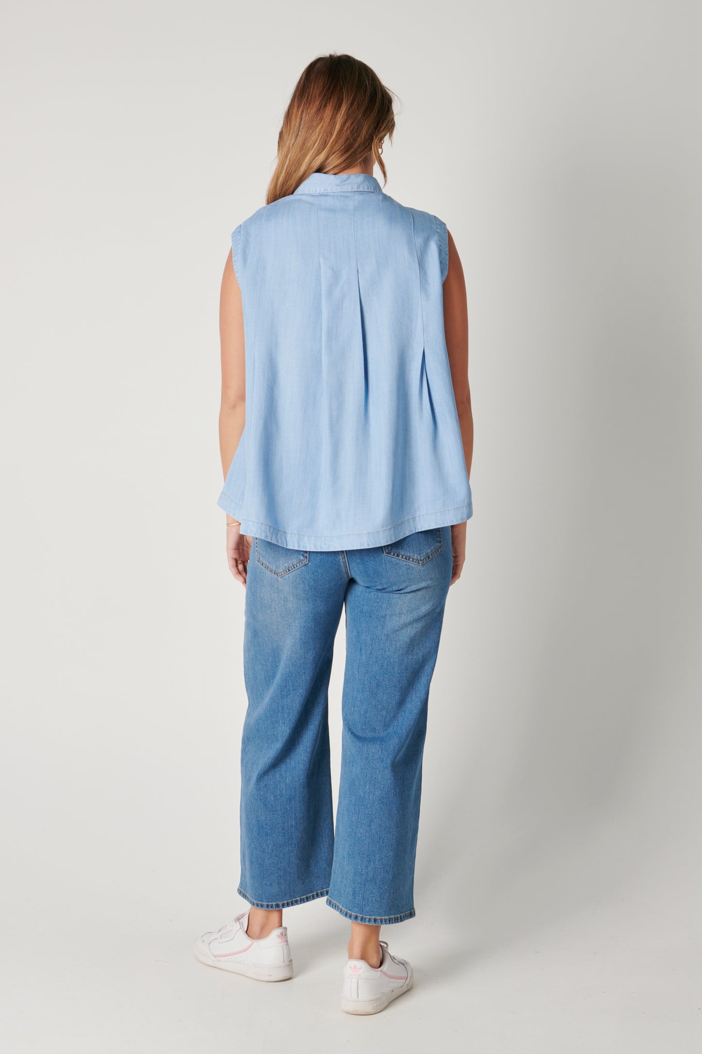 The Laboratory - Pleat Front Short Sleeve Shirt in Chambray Blue | 123678