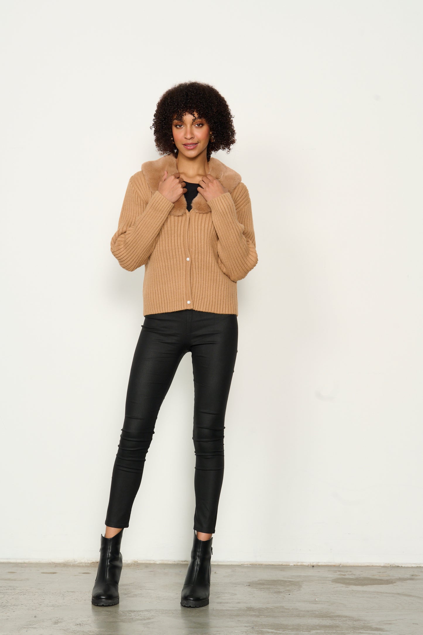 Caju - Cardi Rib Knit W Faux Fur Collar in Tan - CZ755