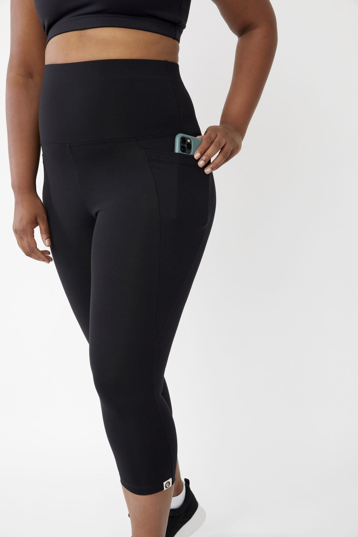 Running Bug - Activewear Ultra-High Waisted 3/4 Leggings