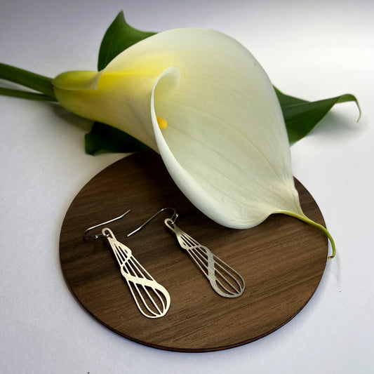 Go Do Good - Calla lily silver hanging earrings
