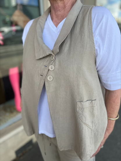 AMICI by Baci - Asysemtrical Button Up Linen Vest Sand | 301219