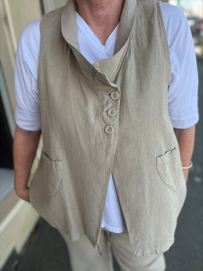 AMICI by Baci - Asysemtrical Button Up Linen Vest Sand | 301219